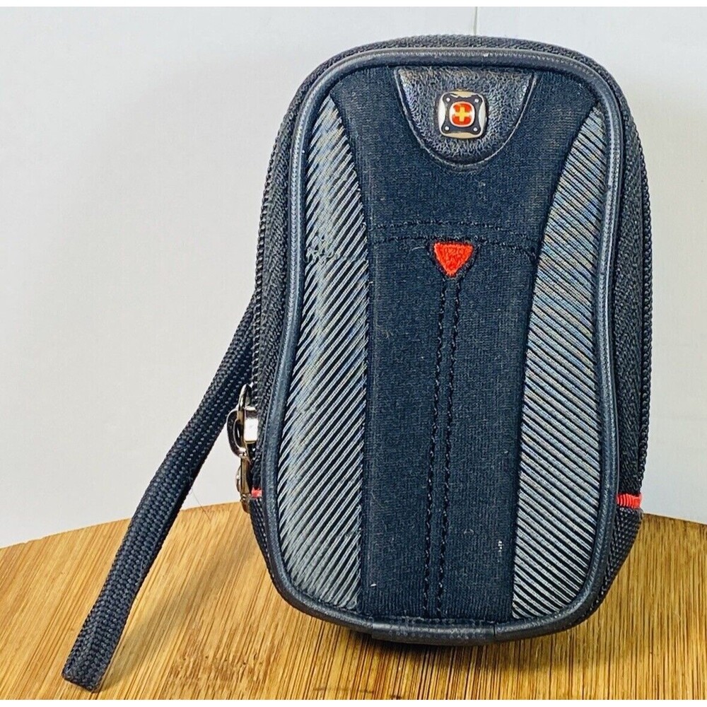 SWISSGEAR by Wenger Digital Camera Pouch 4”x3”x1.5”
